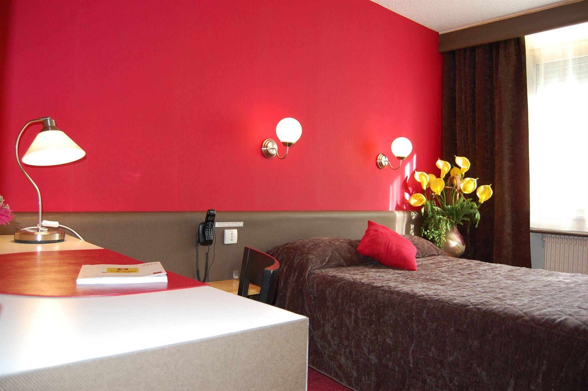 Logis Hotel Du Midi - Saint Etienne Sud מראה חיצוני תמונה