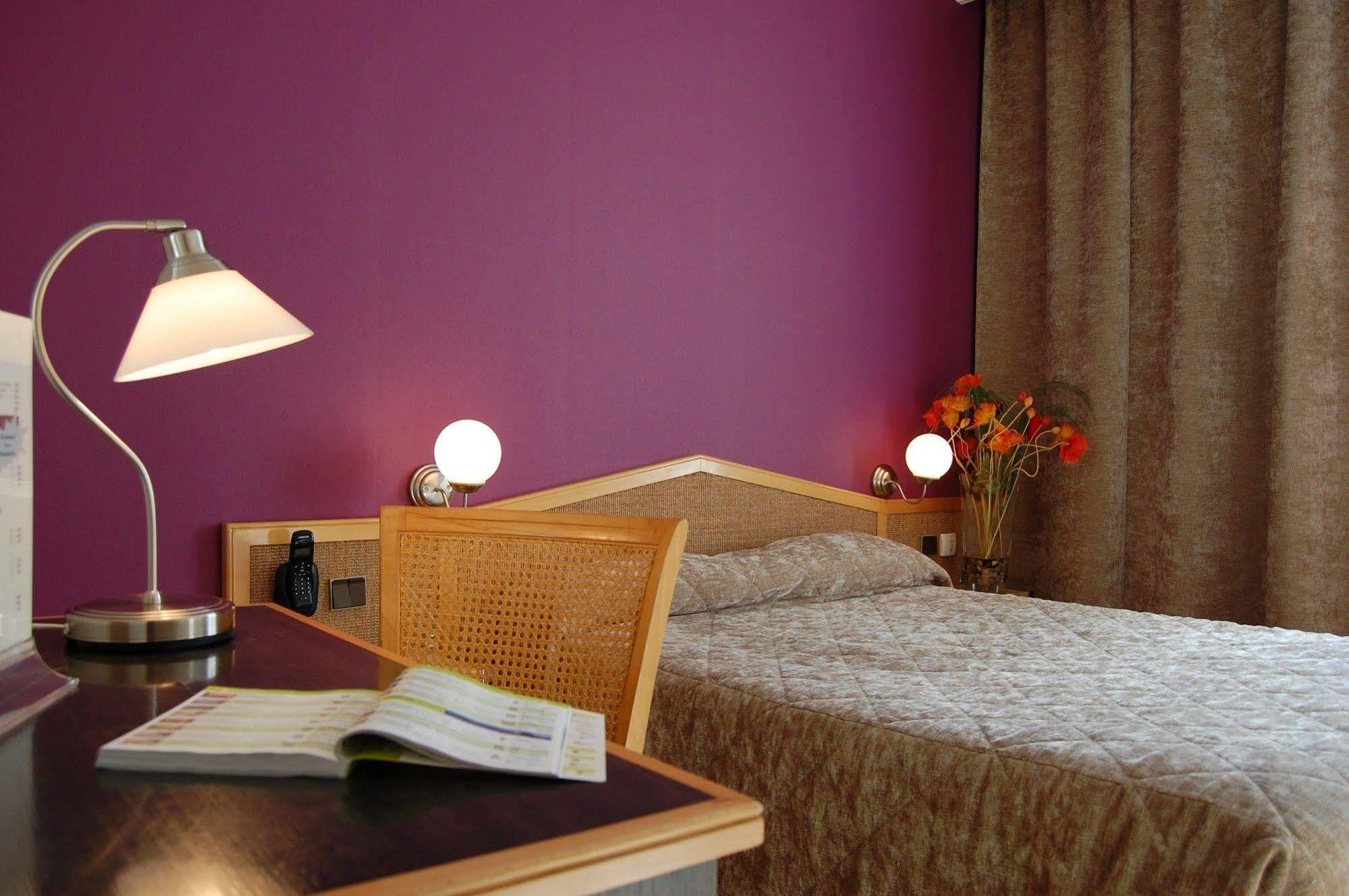 Logis Hotel Du Midi - Saint Etienne Sud מראה חיצוני תמונה