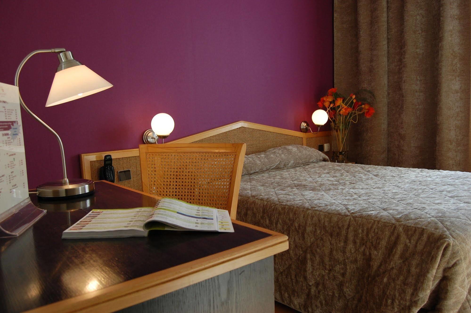Logis Hotel Du Midi - Saint Etienne Sud מראה חיצוני תמונה