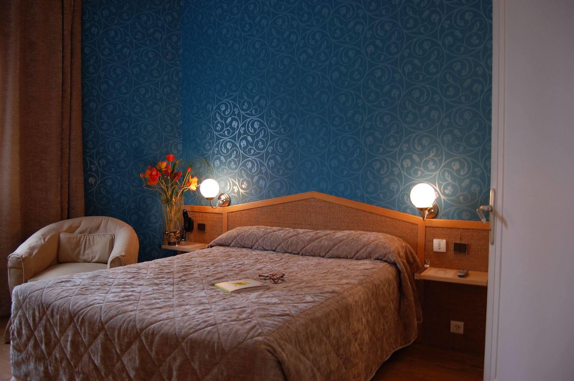 Logis Hotel Du Midi - Saint Etienne Sud מראה חיצוני תמונה